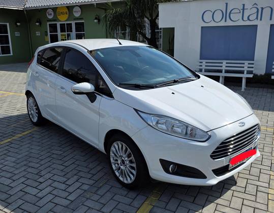 FORD FIESTA 1.6 TITANIUM PLUS HATCH 16V FLEX 4P POWERSHIFT FORD FIESTA 1.6 TITANIUM PLUS HATCH 16V FLEX 4P POWERSHIFT